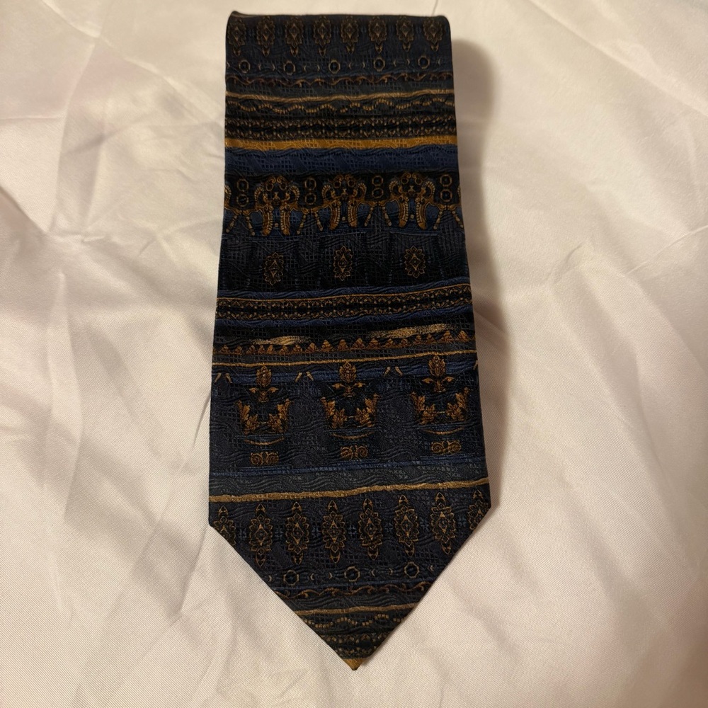 Sophisticated Navy‎ and Gold Men's Tie